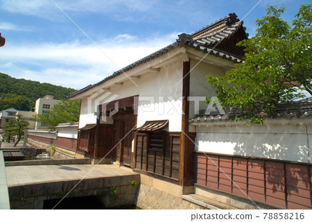 岡山縣笠岡市4笠岡小學正門的織田縣廳門 78858216