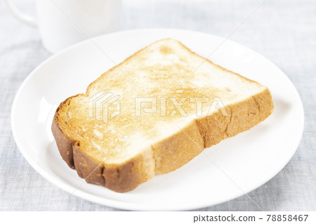 Delicious breakfast toast and coffee 78858467