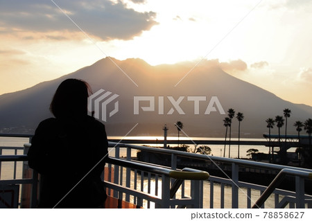 Looking at Sakurajima at sunrise Diamond Sakurajima Looking at Sakurajima at sunrise Diamond Sakurajima 78858627
