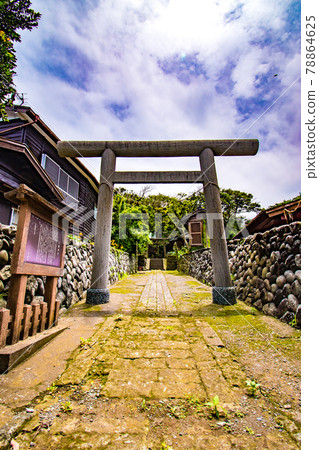 The approach to Hachiman Shrine, where Minamoto no Tametomo is a deity in Okada, Oshima-cho, Tokyo, on Izu Oshima 78864625