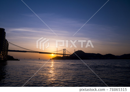 Kanmon Bridge sunrise 78865315
