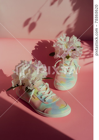 Sneakers with floral sales design