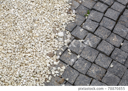 The beauty of natural stone in garden decoration 78870855