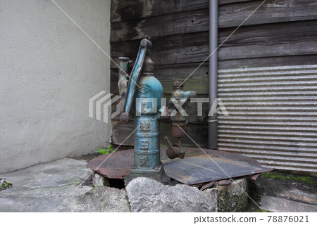 Old well pump Old well pump 78876021