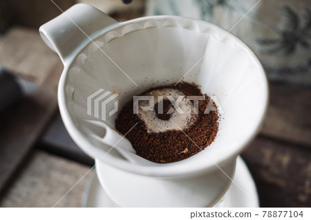 barista dripping coffee and slow coffee bar style 78877104