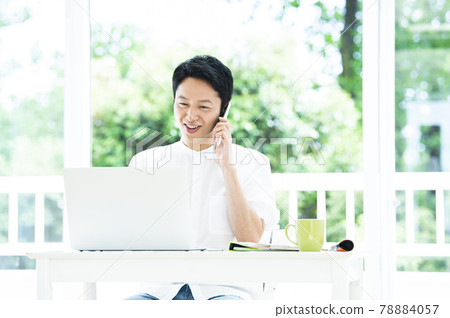 Male telework smartphone phone Male telework smartphone phone 78884057