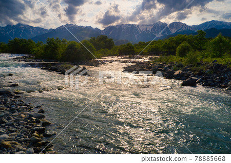 長野縣白馬村美麗的松川流與壯麗的景色（無人機鳥瞰） 78885668