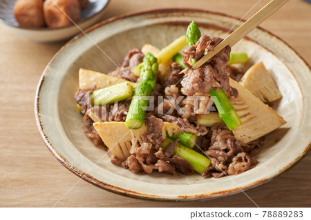 Stir-fried beef and bamboo shoots (domestic beef) 78889283