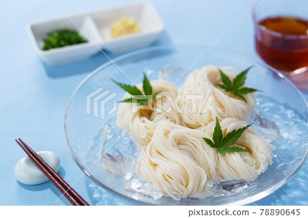 素面素面 素面素面 78890645