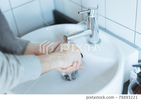 Image of hand washing ・ Image of cleanliness and sterilization Image of hand washing ・ Image of cleanliness and sterilization 78893221