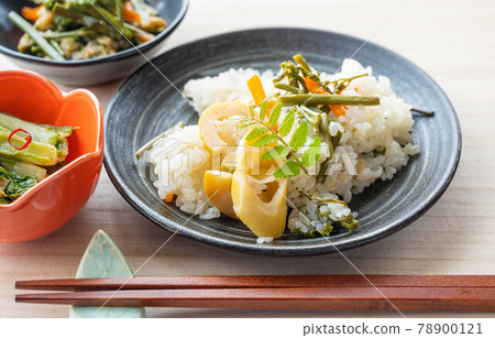 Bracken rice cake Bracken rice cake 78900121