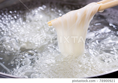 煮素面，素面 78900921