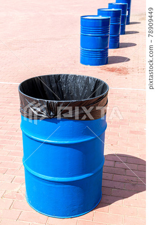 Metal barrel with plastic bag for waste Metal barrel with plastic bag for waste 78909449