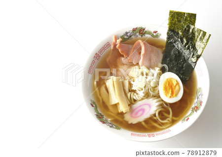 A bird's-eye view of old-fashioned soy sauce ramen that you can eat at a stall with various ingredients such as char siu on a white background A bird's-eye view of old-fashioned soy sauce ramen that you can eat at a stall with various ingredients such as char siu on a white background 78912879