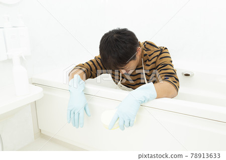 一個厭倦了清洗浴缸的男人 一個厭倦了清洗浴缸的男人 78913633