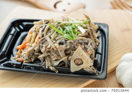 Burdock salad 78913644