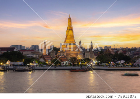 Wat Arun (Temple of dawn) and the Chao Phraya River, Bangkok Wat Arun (Temple of dawn) and the Chao Phraya River, Bangkok 78913872
