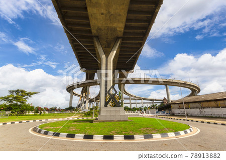 Bhumibol Bridge in Thailand, The bridge crosses the Chao Phraya River twice, Bangkok Bhumibol Bridge in Thailand, The bridge crosses the Chao Phraya River twice, Bangkok 78913882