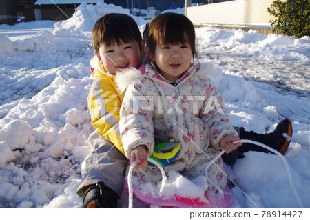 Snow fun 78914427