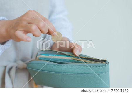 錢包女人手家庭主婦 78915982