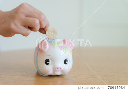 Piggy bank mom housewife savings 78915984