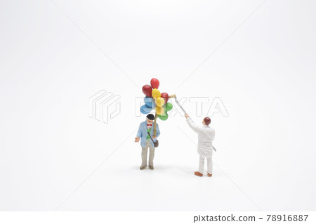 a mini of figure paint the balloon a mini of figure paint the balloon 78916887