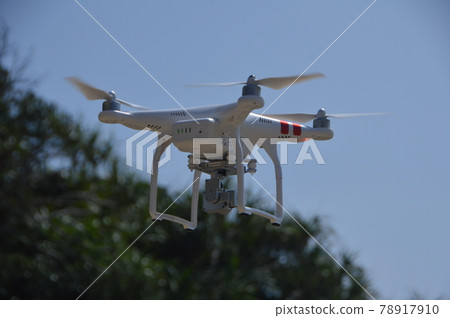 飛行無人機“Phantom 3 Standard”(沖繩島Lonchi Island / Uruma City) 飛行無人機“Phantom 3 Standard”(沖繩島Lonchi Island / Uruma City) 78917910