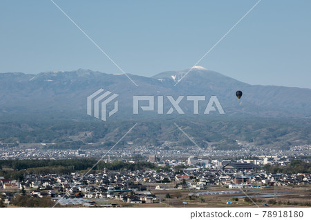 Yatsugatake and balloons 78918180