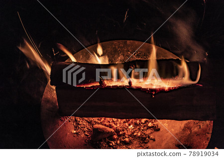 Bonfire of the night Bonfire of the night 78919034