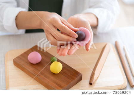 做日本甜點的女人 78919204