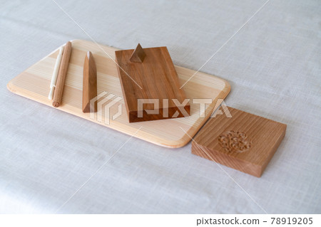 Tools for making Neri-kiri (Japanese sweets) 78919205