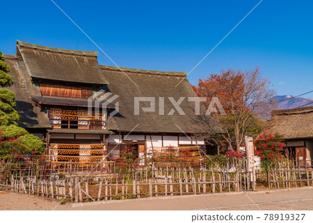 （山梨縣）前高野家庭住宅（Lake Persimmon House） 78919327