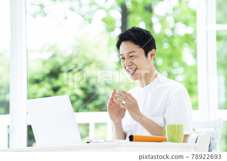 男性遠程辦公在線會議 男性遠程辦公在線會議 78922693