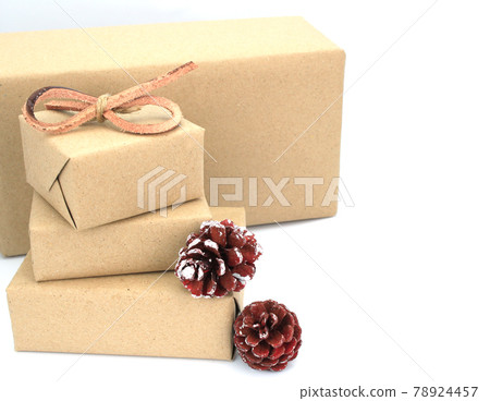 brown gift box isolated on white background brown gift box isolated on white background 78924457