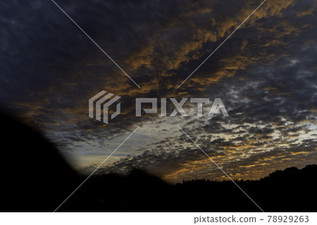 落日的天空 落日的天空 78929263