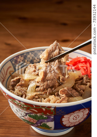 使用國產牛肉的牛丼 78932144