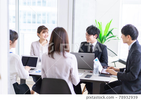 Business person working in the office 78932939