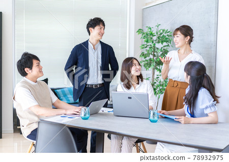 Business person working in the office 78932975