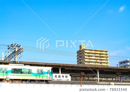 Scenery of the train departing from and arriving at Kozoji Station Scenery of the train departing from and arriving at Kozoji Station 78933348