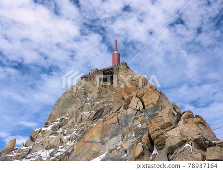 從 Aiguille du Midi 欣賞藍天和萬寶龍阿爾卑斯山 從 Aiguille du Midi 欣賞藍天和萬寶龍阿爾卑斯山 78937164