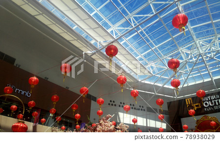 SEPANG, MALAYSIA -JANUARY 08, 2017: Chinese Red Lanterns or tanglung hang at the Mitsui Outlet Park in Sepang, Malaysia for Chinese New Year Celebration. SEPANG, MALAYSIA -JANUARY 08, 2017: Chinese Red Lanterns or tanglung hang at the Mitsui Outlet Park in Sepang, Malaysia for Chinese New Year Celebration. 78938029
