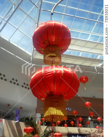 SEPANG, MALAYSIA -JANUARY 08, 2017: Chinese Red Lanterns or tanglung hang at the Mitsui Outlet Park in Sepang, Malaysia for Chinese New Year Celebration. SEPANG, MALAYSIA -JANUARY 08, 2017: Chinese Red Lanterns or tanglung hang at the Mitsui Outlet Park in Sepang, Malaysia for Chinese New Year Celebration. 78938031