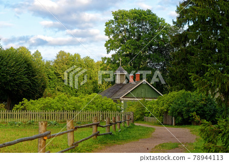 Autumn countryside landscape. 78944113