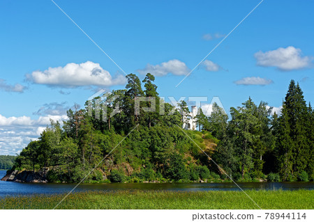 White towers in the park of Monrepos. 78944114