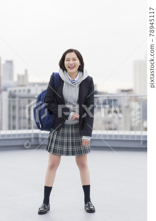 制服的高中生 78945117