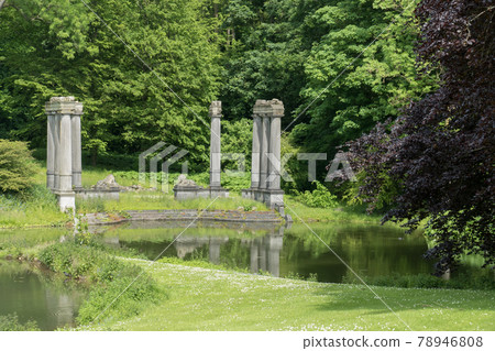 Belgium, Brussels, pond of the ruins 78946808