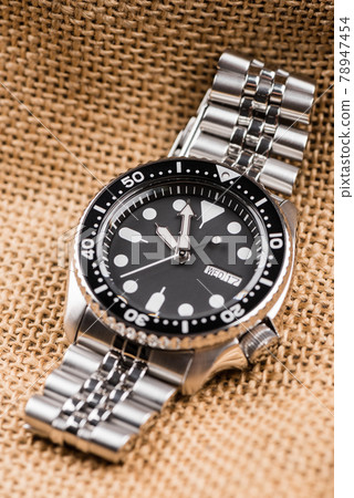 luxury wristwatch for men luxury wristwatch for men 78947454