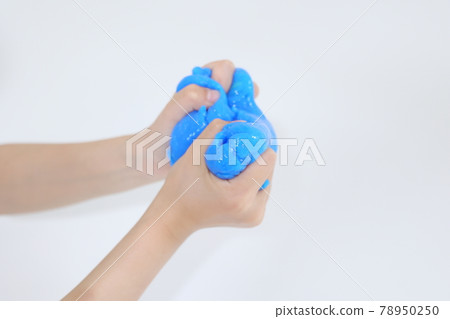 Hold the blue slime Hold the blue slime 78950250
