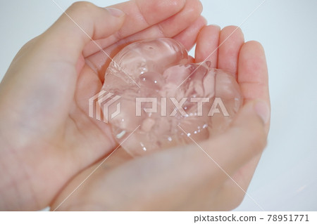 Transparent jelly-like object 78951771