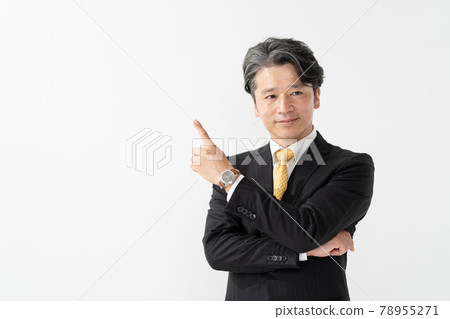 指向 No1 的商人中間人 78955271